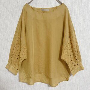 Conlist Doudou Lace Sleeve 3/4 Sleeve Top Mustard